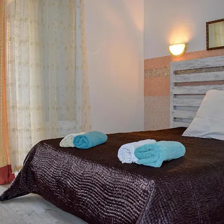 Amazing In W/ Outdoor Swimming Pool, Wifi And 2 Bedrooms Apartamento Calpe